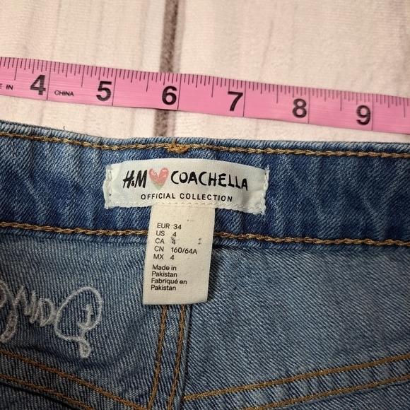 H&M Coachella Daydreamer Shorts Size 4 - Picture 5 of 9